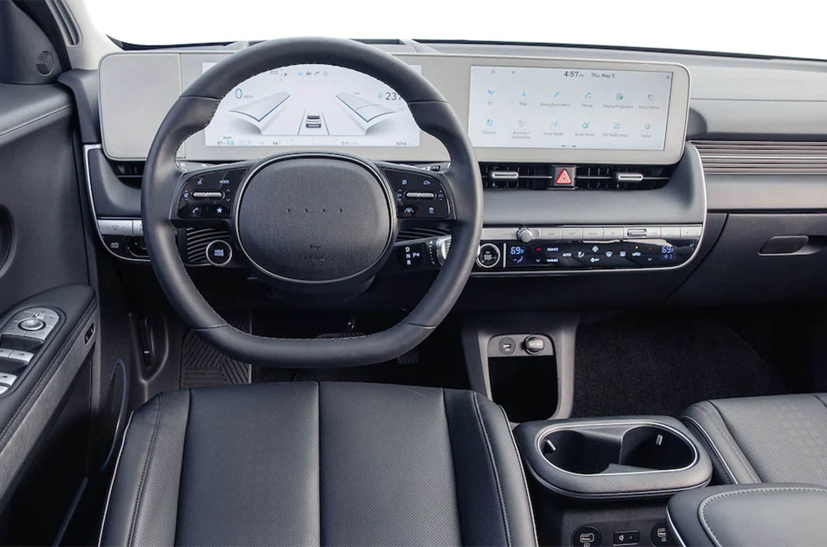 Сравнение электрокроссоверов Hyundai Ioniq 5 и Toyota bZ4X Сравнение электрокроссоверов Hyundai Ioniq 5 и Toyota bZ4X